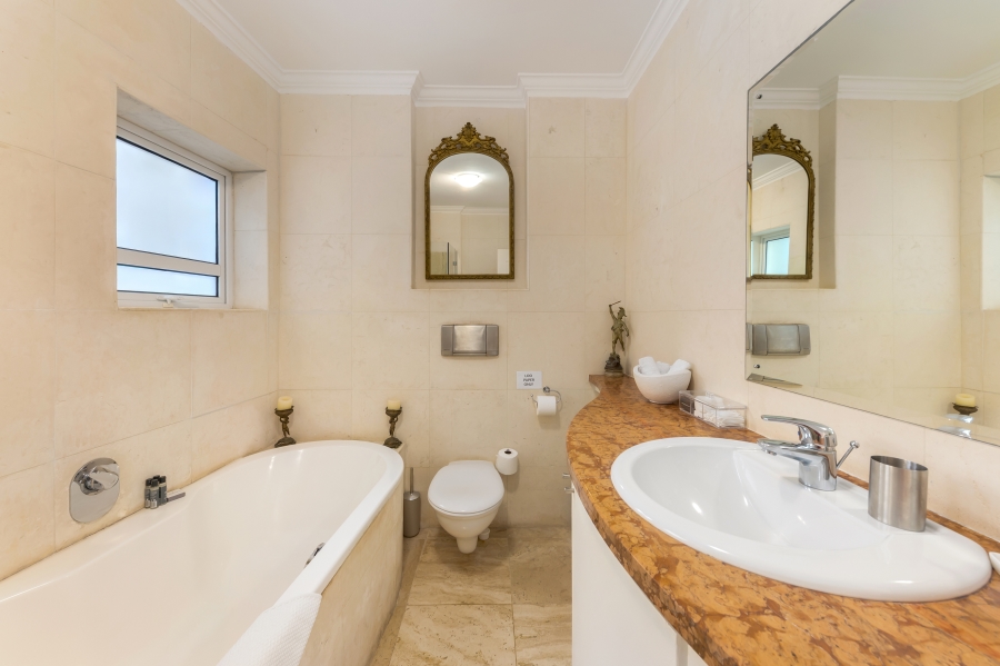 To Let 2 Bedroom Property for Rent in Llandudno Western Cape